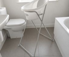 Shnuggle Baby Bath & Stand - Excellent Condition