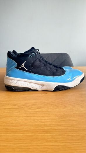 Air Jordan 11 Retro Basketball Trainers