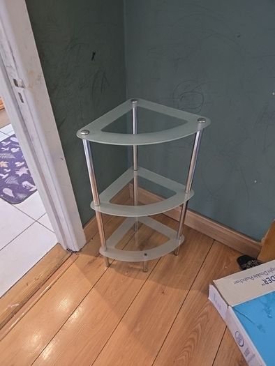 corner glass stand