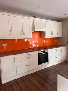 Kitchen & Pantry (Appliances included)