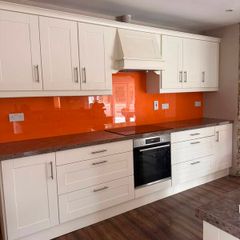 Kitchen & Pantry (Appliances included)