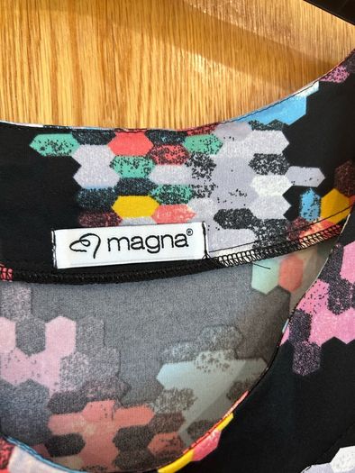 Magna 2 pocket tunic size 24/26