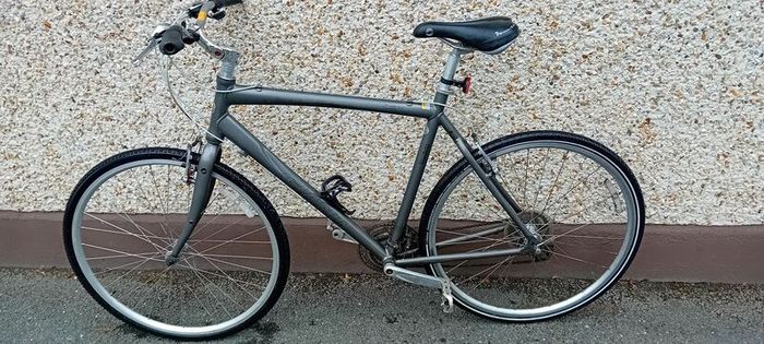 Giant Hybrid Bicycle