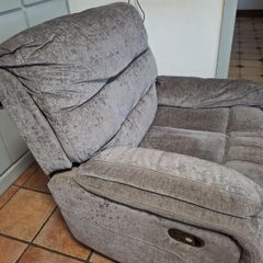 Recliner armchair