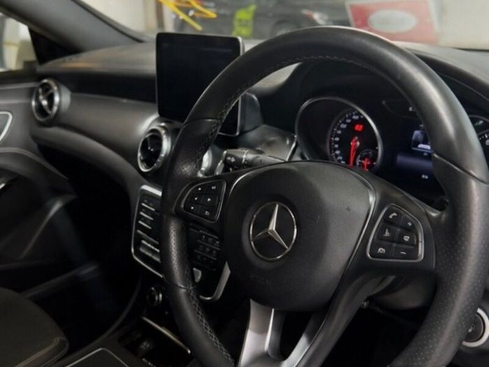 Mercedes-Benz CLA 2017 AMG LINE (Low Mileage)