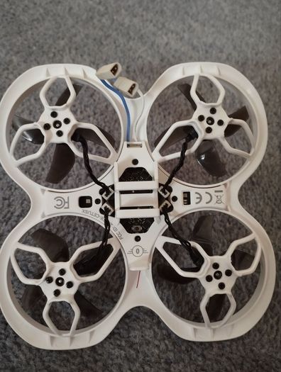 Drone FPV Cetus X + set of powerful batteries