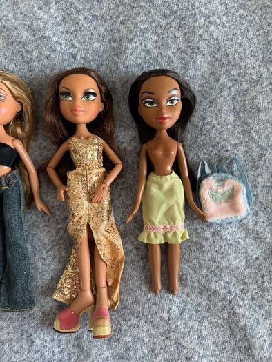 bratz dolls bundle