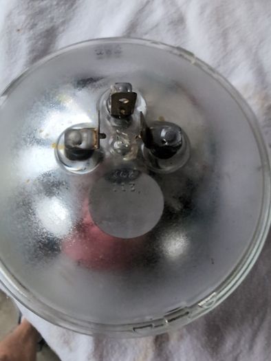 Wagner 7" sealed beam 12 volt headlamp