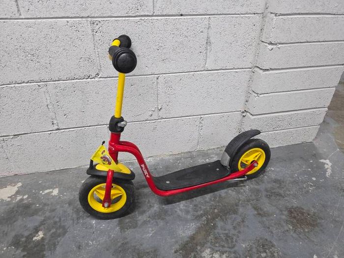 Child scooter