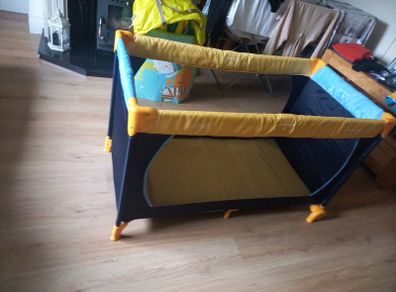 travel cot