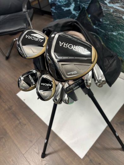 Ladies Wilson Aurora Golf Club Set
