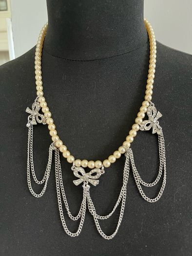 pearl necklace