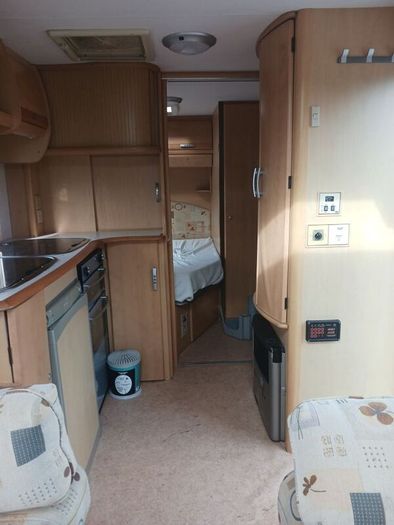 2005 bailey senator caravan fixed bed
