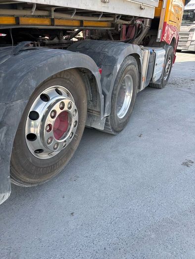 Volvo 500 construction spec