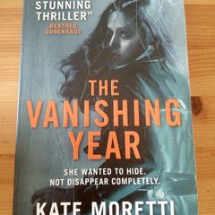 The Vanishing Year. Kate Moretti
