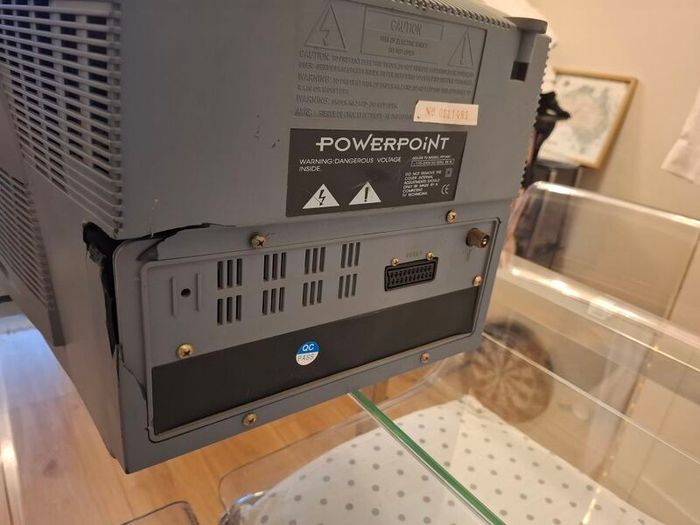 14" PowerPoint CRT TV / DVD Combo