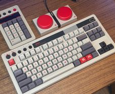 8Bitdo Retro Mechanical Keyboard N Edition - US Layout - Excellent Condition