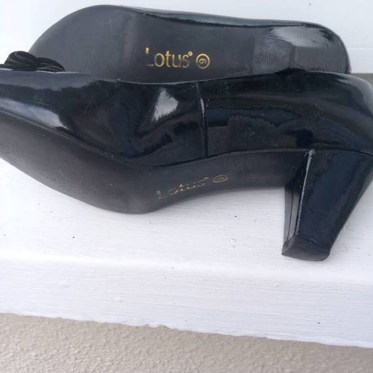 ladies low heel