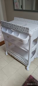 Baby changing unit