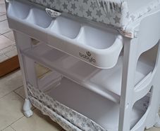 Baby changing unit