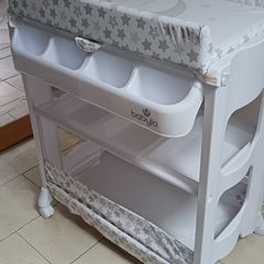 Baby changing unit