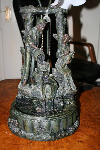 Vintage Fountain Table Lamp