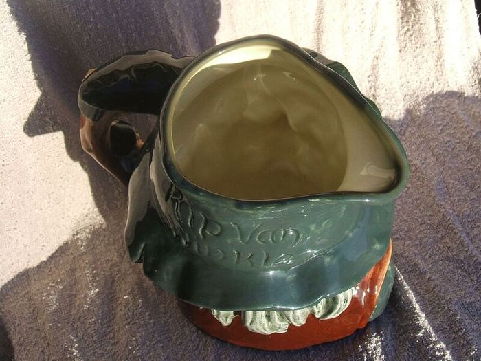 RIP VAN WINKLE D6438 (Royal Doulton) - a vintage large size character jug (1950's - 1970's). 6.5" height.