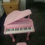 kids pink piano Image 3