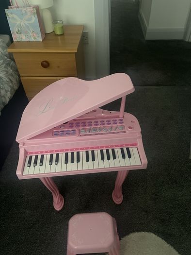 kids pink piano