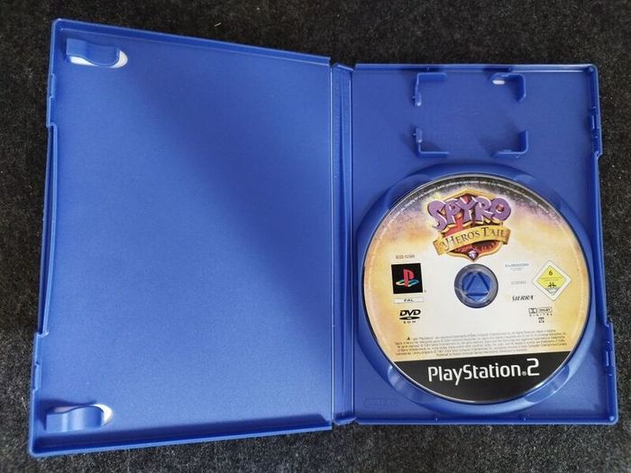 Spyro A Heroes Tail PS2