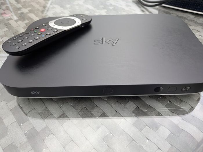 sky q box