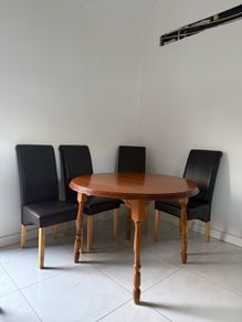 Round Table (extendable)
