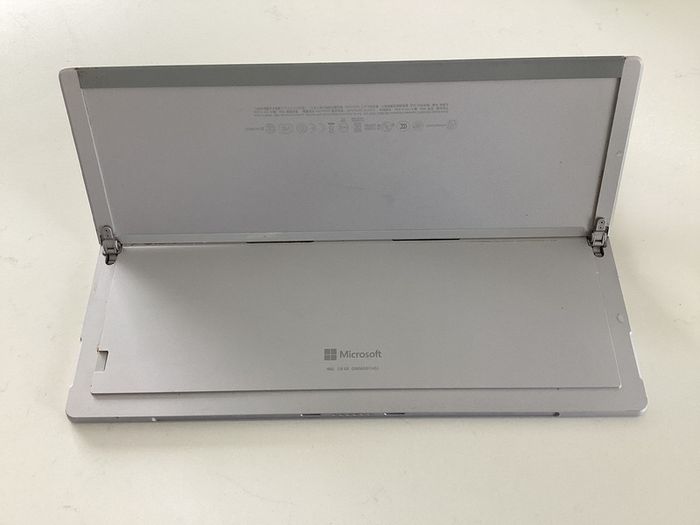 Microsoft Surface Pro 7 Bundle (i5 / 8GB / 128GB) - Cracked Glass but Touch/LCD 100% Perfect