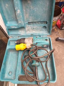 Makita  110v  socket gun