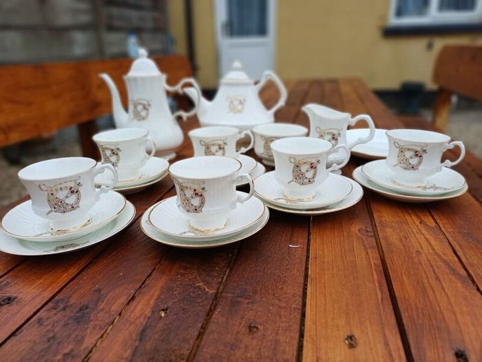 Vintage Tara Brooch Teaset