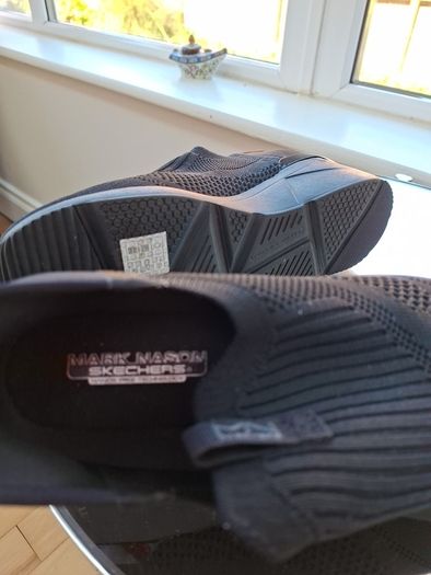 Sketchers  Black slip on Size 39 ladies