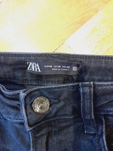 Zara Cropped Jeans