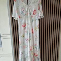 Twisted Wunder Plus flutter sleeve maxi tea dress in botanical floral size 18