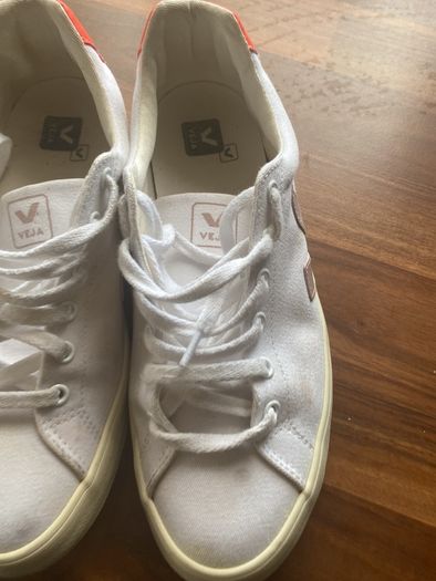 Veja womens