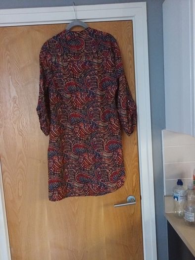 Lenny  B.  Long Blouse/Top.  S.14  New.
