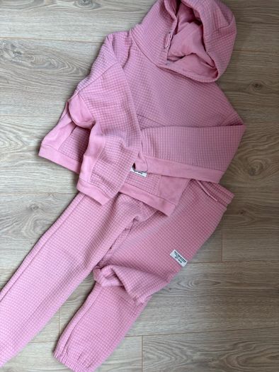 Large bundle of girls clothes 8-9yrs