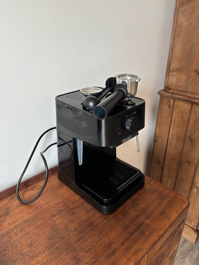 DeLonghi Stilosa Espresso Coffee Machine