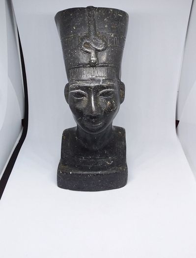 Vintage : Queen Nefertiti Marble Bust