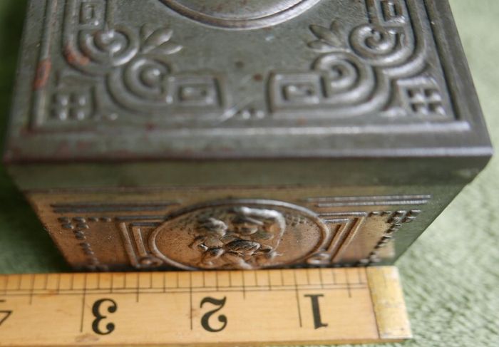 Vintage 1930 s Tin For State Express. Ornate Vintage State Express 333 Metal Tin With Wood Lining