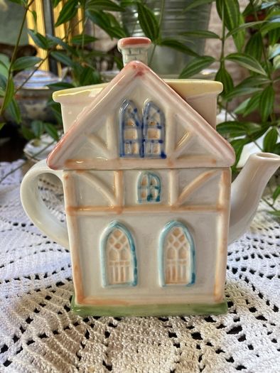 Collectable tea pot