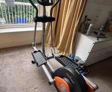 Cross trainer