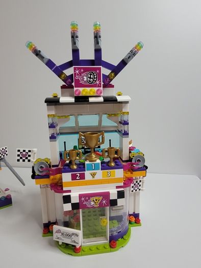 LEGO Friends 41352 The Big Race Day