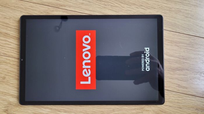 lenovo Tab M10 FHD Plus  tablet + charging station