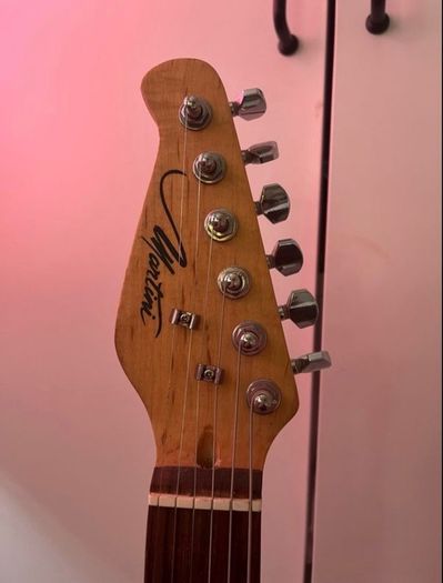 Left handed martini electric guitar with amp