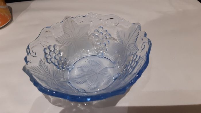 8 vintage light blue dessert bowls